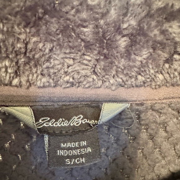 Women’s Eddie Bauer purple fuzzy zip up sweatshirt - Picture 2 of 7
